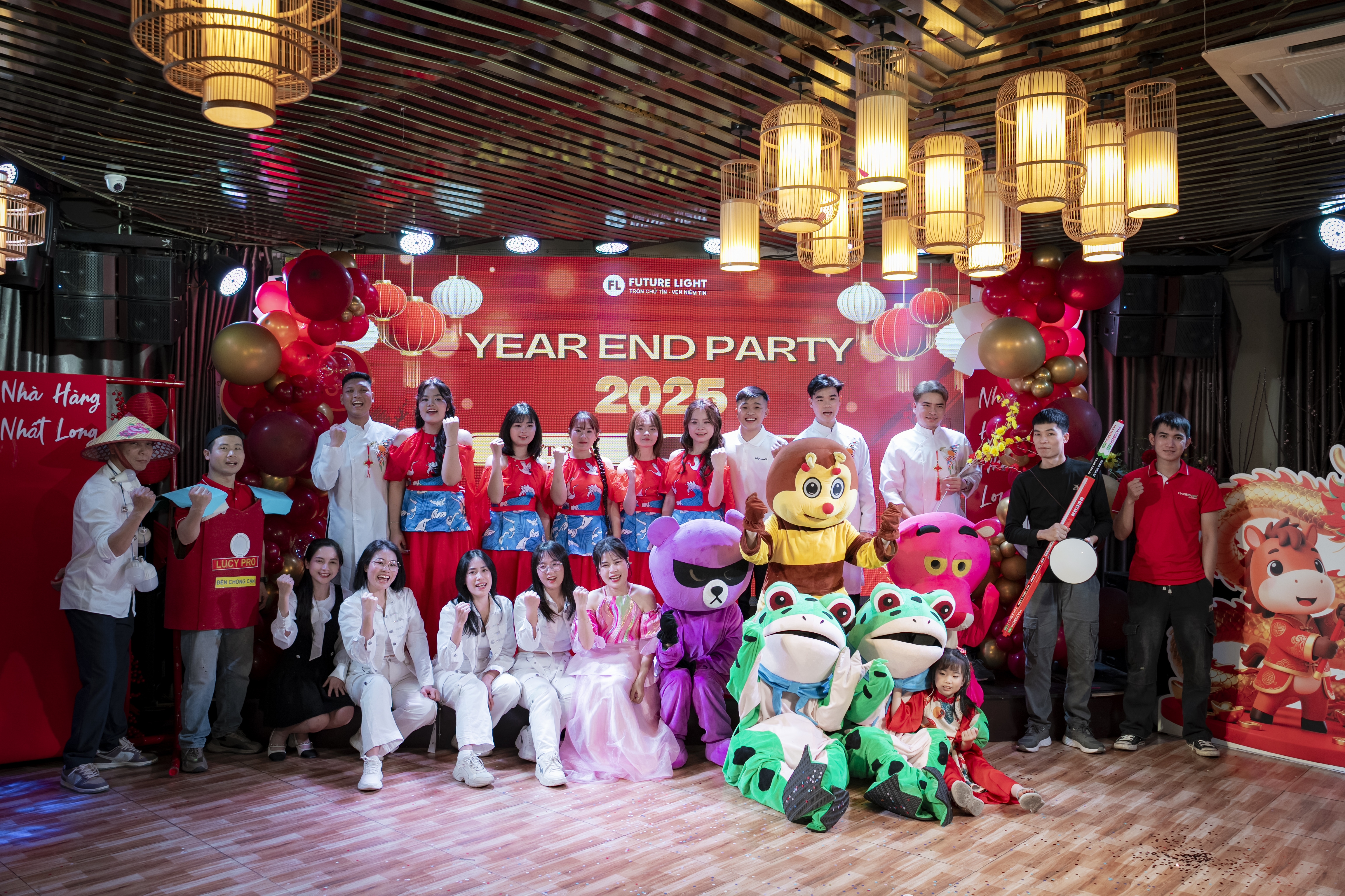 Các tiết mục văn nghệ sôi động